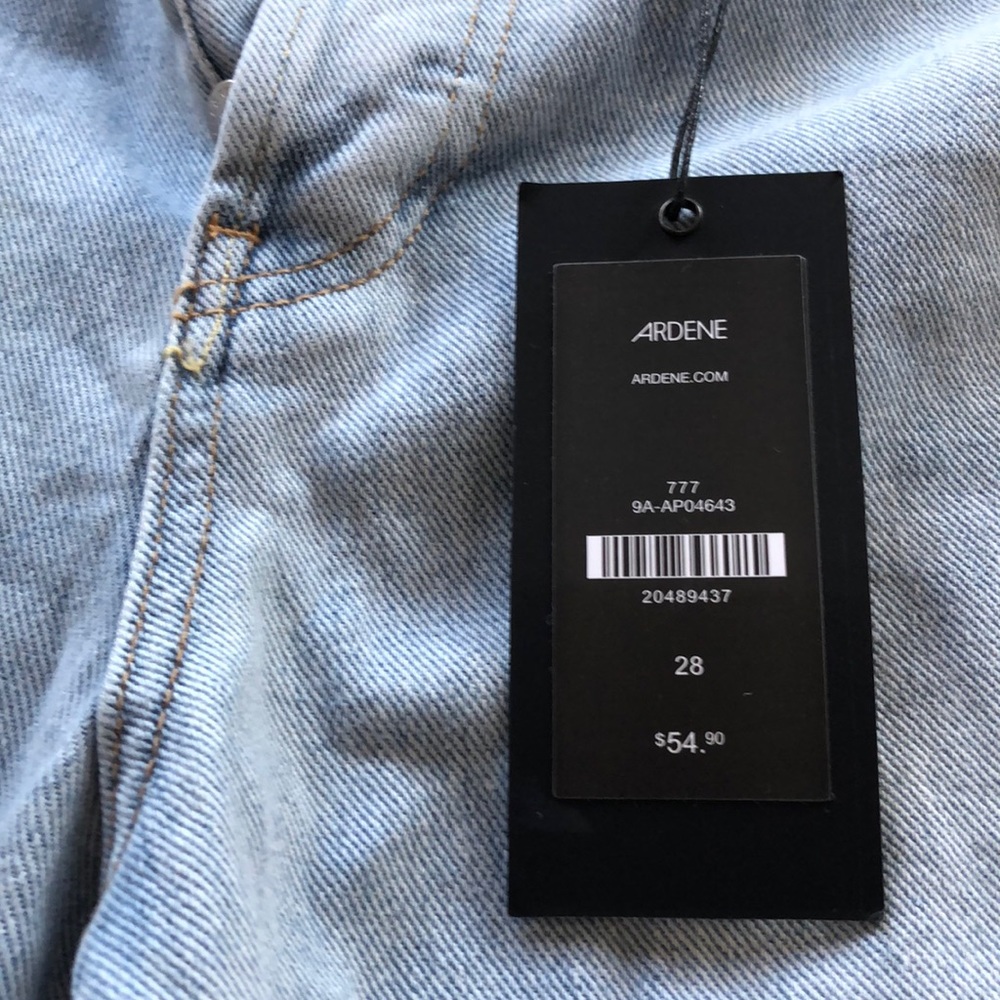 🌻Kendlall & Kylie NWT size 28 jeans, button closure - Picture 2 of 8
